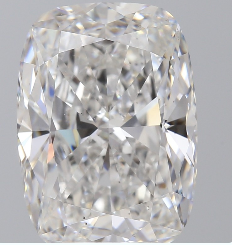 A 4.03Ct Cushion cut Lab-Grown Diamond