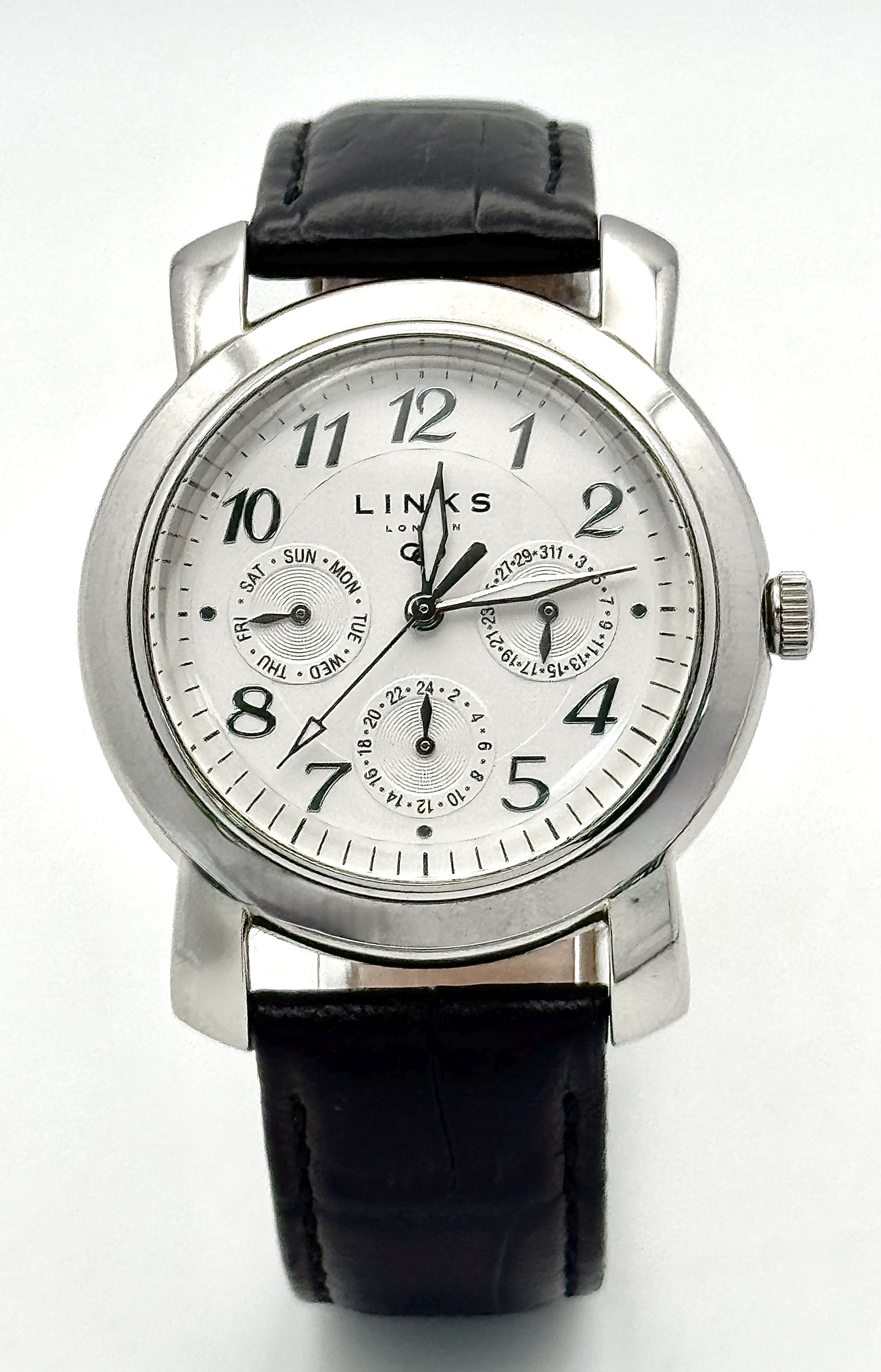 A Links of London Stylish Quartz Movement Gents Watch