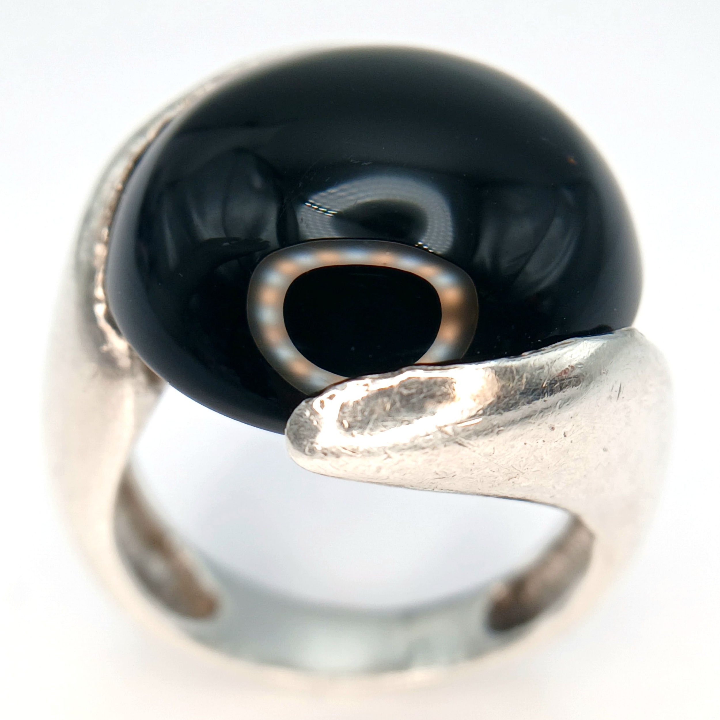 A Pretty 925 Sterling Silver Large Black Onyx Set Ring