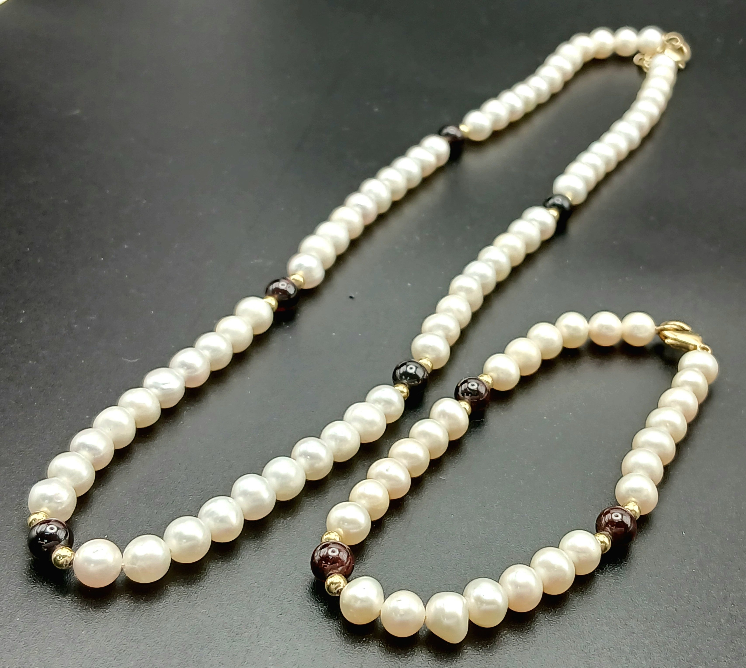 A Stunning Multi-Strand Freshwater Pearl and Amethyst Chip Necklace-44cm Length