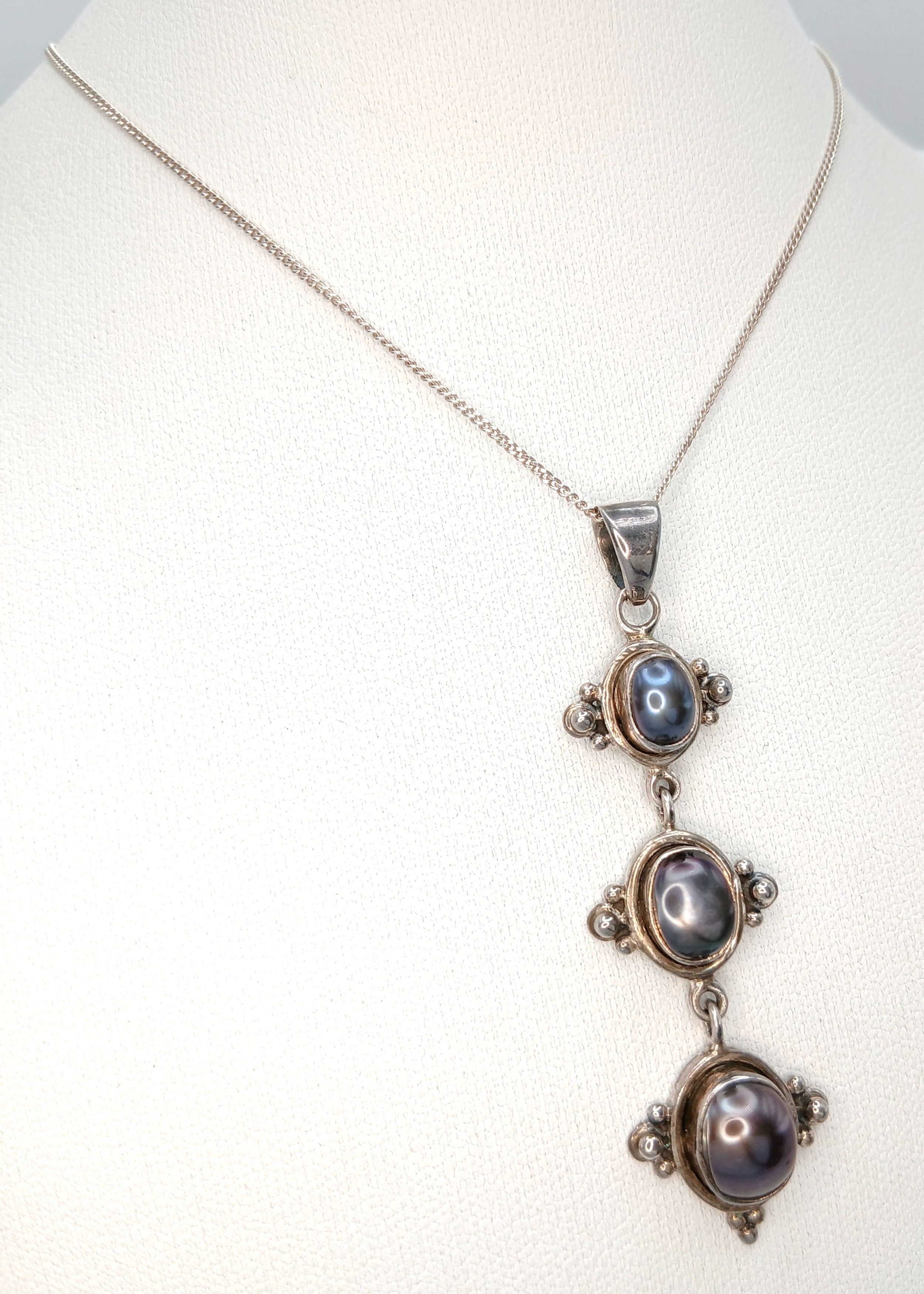 A Graceful 925 Sterling Silver Freshwater Pearl Pendant Necklace-44cm Length