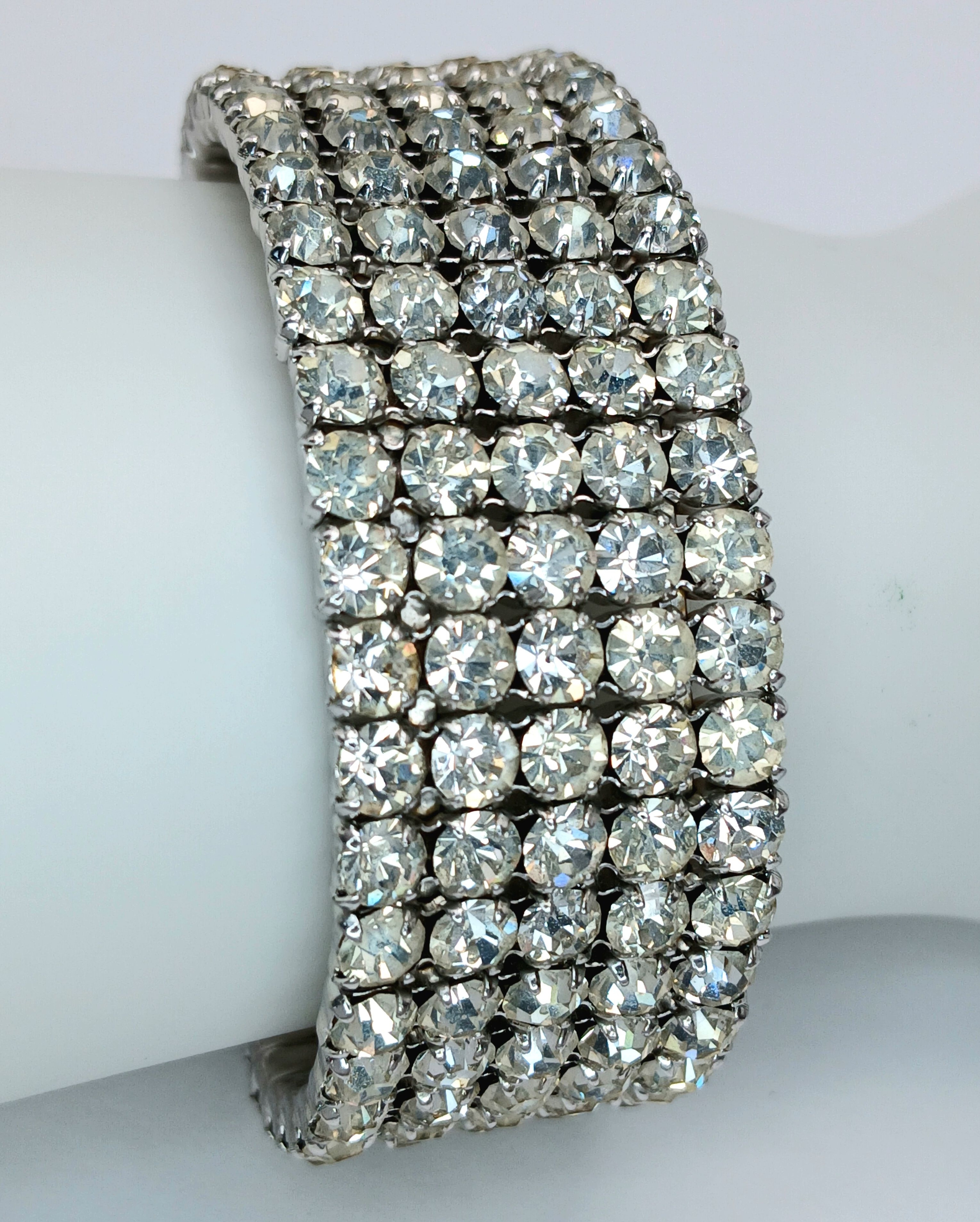 A DIAMONTE CUFF BANGLE (ONE SIZE) 24.8gms