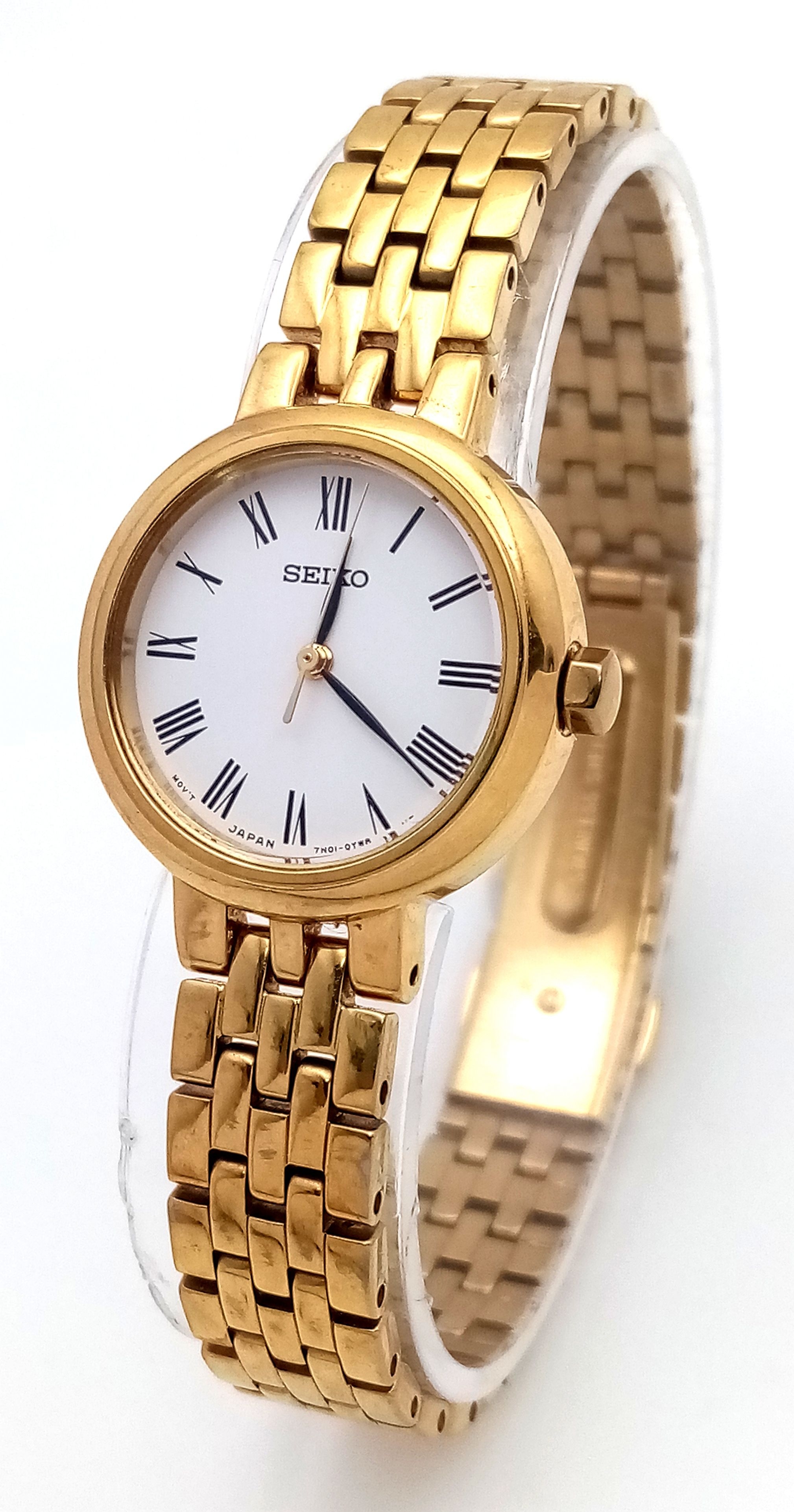 A SEIKO, GOLD TONE, WHITE DIAL, AS NEW, BRACELET WATCH