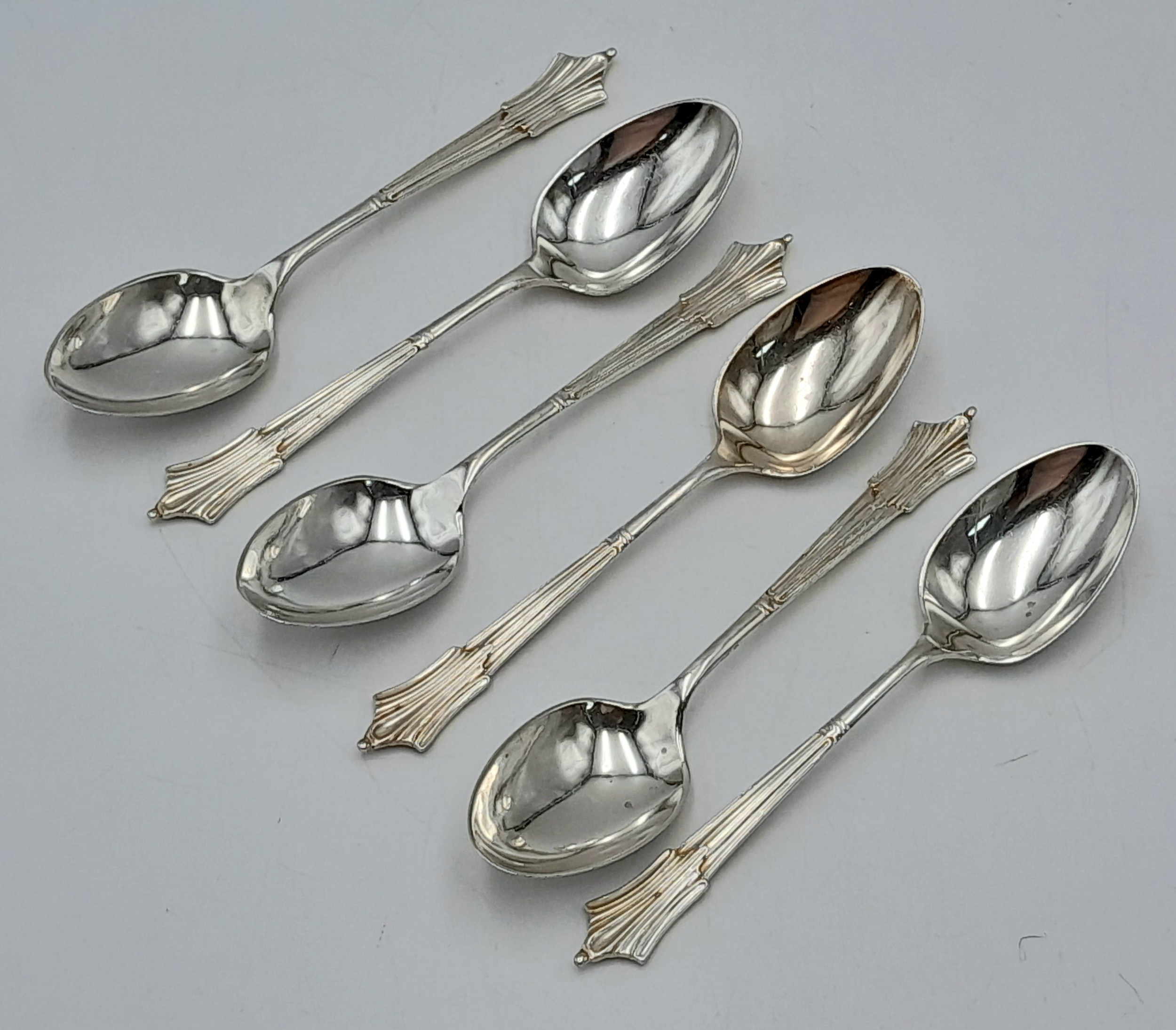 6 FANCY SILVER TEASPOONS HALLMARKED SHEFFIELD 1903 . 61.4gms