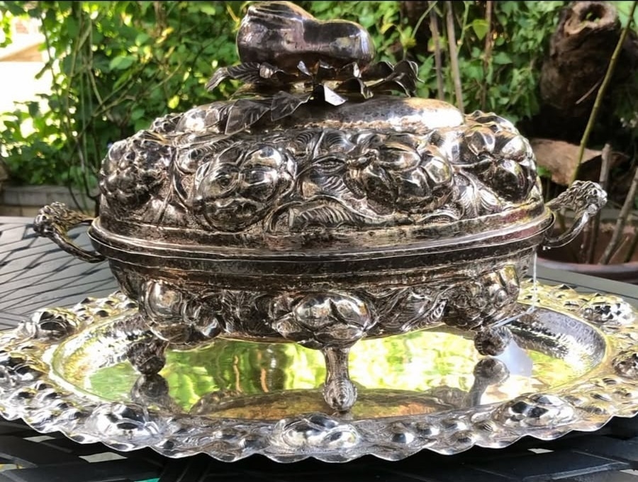 A Stunning 20th Century Bolivian Sterling Silver Buccellati Style Tureen