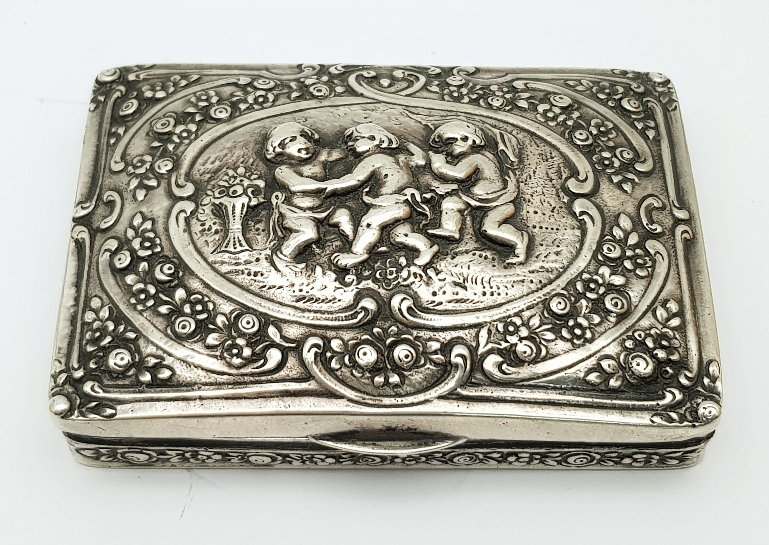 An antique silver German snuff box