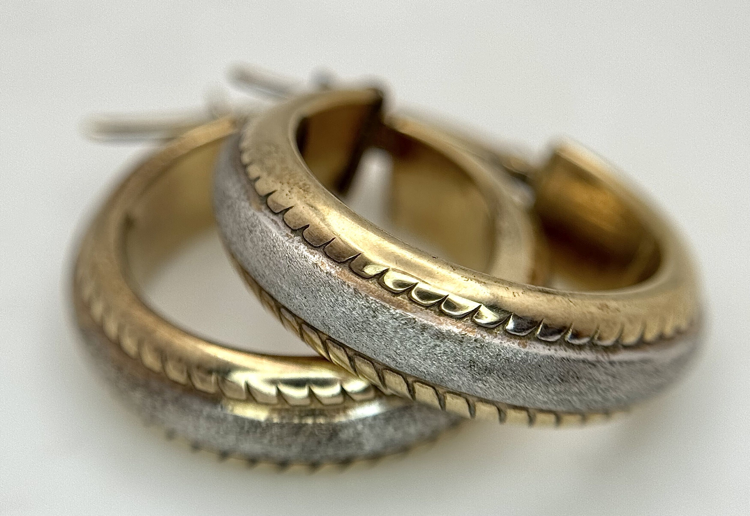 Fully Halmarked 9 CARAT GOLD ITALIAN HOOP EARRINGS