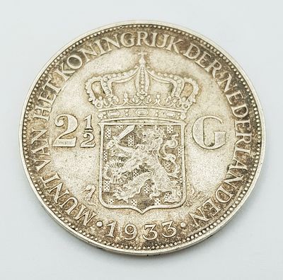 A 1933 Netherlands Silver 2 1/2G Coin. 25g weight.