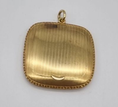 An Antique 1920s 18K Yellow Gold (tests as) Pill Box Locket - In a Pendant Style. 4.5 x 4.5cm. 18.6g