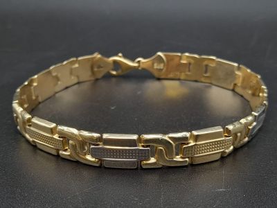 A Stylish 14K Yellow and White Gold Link Bracelet. 18cm. 8.6g. Ref - 562
