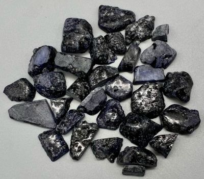 303.55 Ct Rough Blue Sapphire Lot.