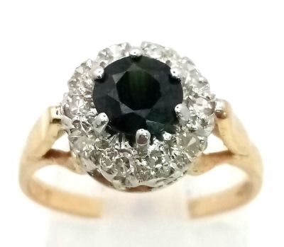 9K YELLOW GOLD DIAMOND &amp; SAPPHIRE CLUSTER RING. TOTAL WEIGHT 2.31G. SIZE L