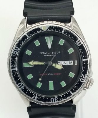 A Vintage Solvil et Titus Automatic Divers Gents Watch. Black leather strap. Stainless steel 