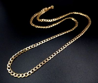 A Vintage 9K Yellow Gold Flat Thin Curb Link Necklace. 45cm. 2.33g