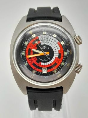 A Wonderful Fortis Marinemaster Automatic Gents Watch. Black rubber strap. Stainless steel case 