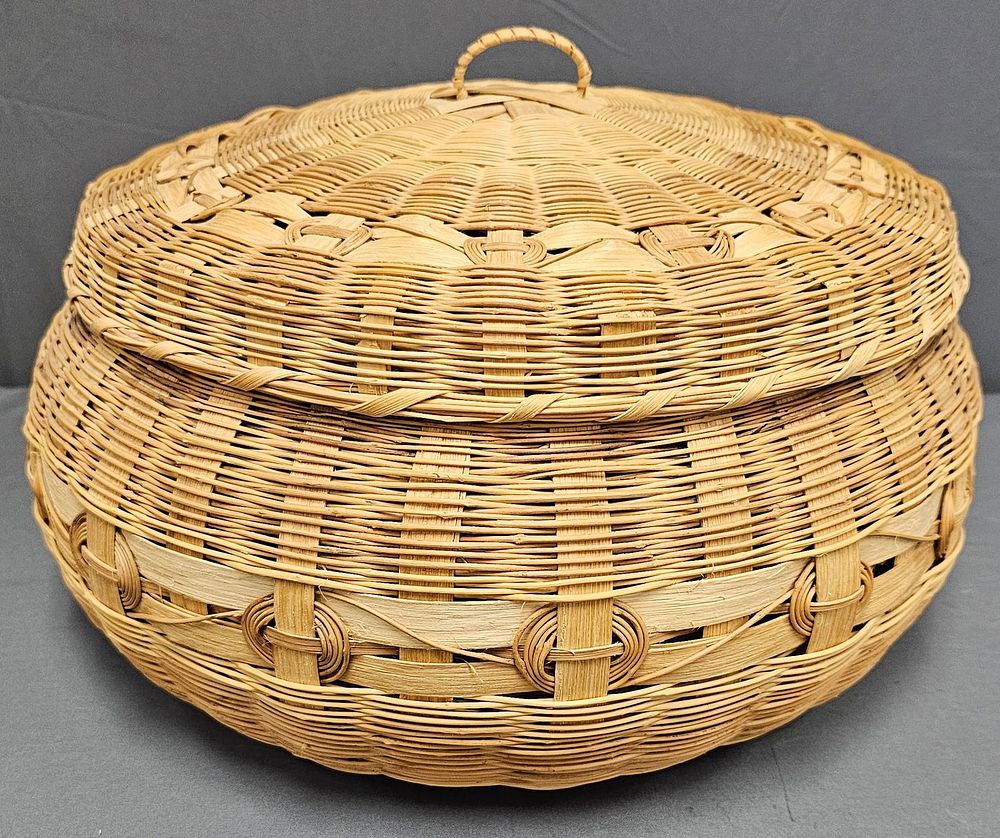 Lot 236C: Fine 1989 Signed Nancy Conseen Cherokee Indian Lidded Basket