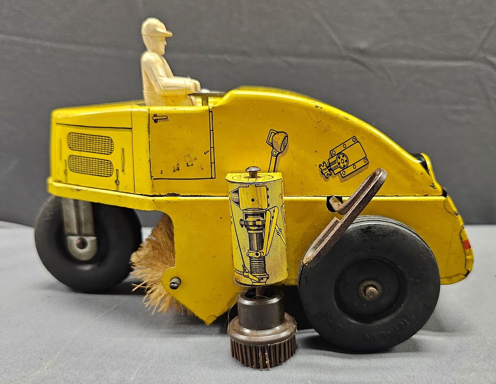 Lot 86: 1950s Nylint Street Sweeper Wind Up Toy