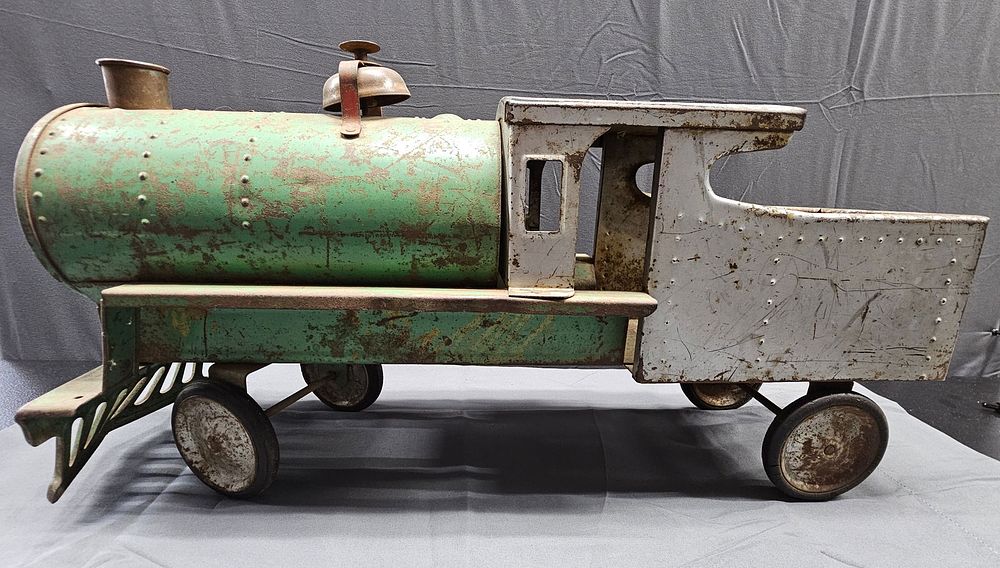 Lot 173: 1932 Keystone Pressed Steel Toy Locomotive
