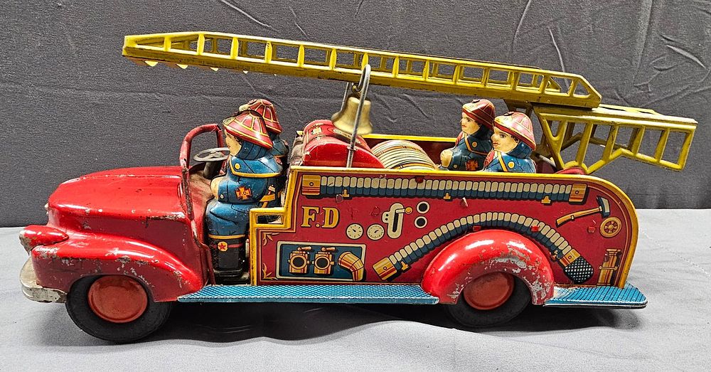 Lot 177: 1950s SAN Japan, Tin Lithograph Fire Truck