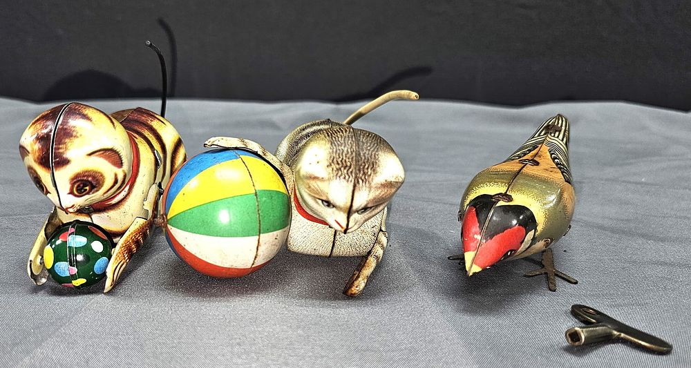 Lot 181: 3 Vintage Tin Lithograph Tin Wind Up Toy Lot