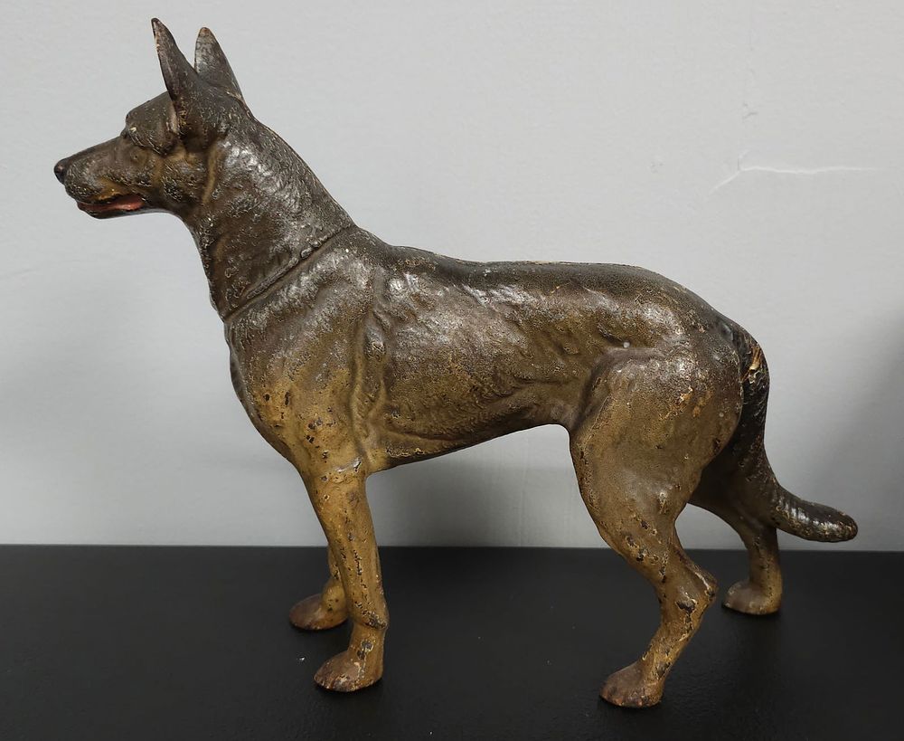 Lot 196: Early Hubley German Shepherd Cast Iron Door Stop