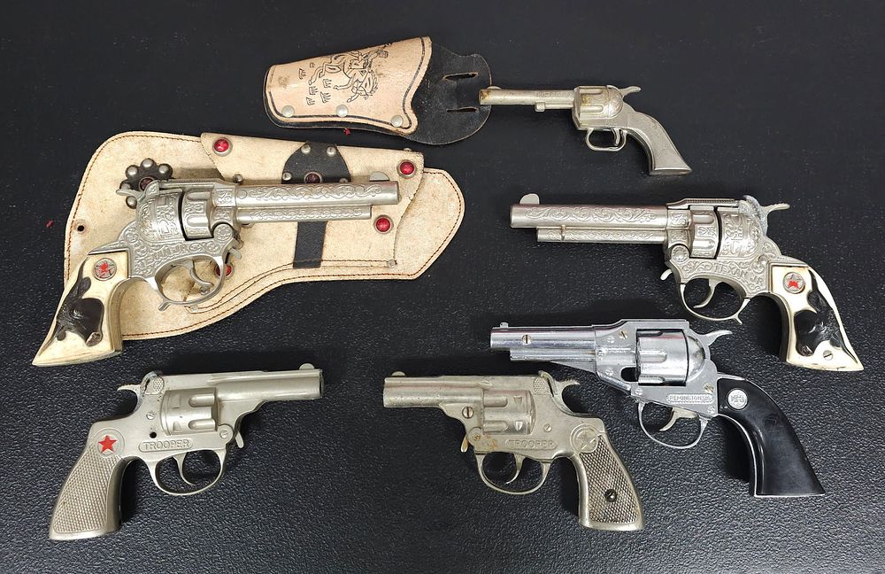 Lot 199: Lot of Toy Cap Guns