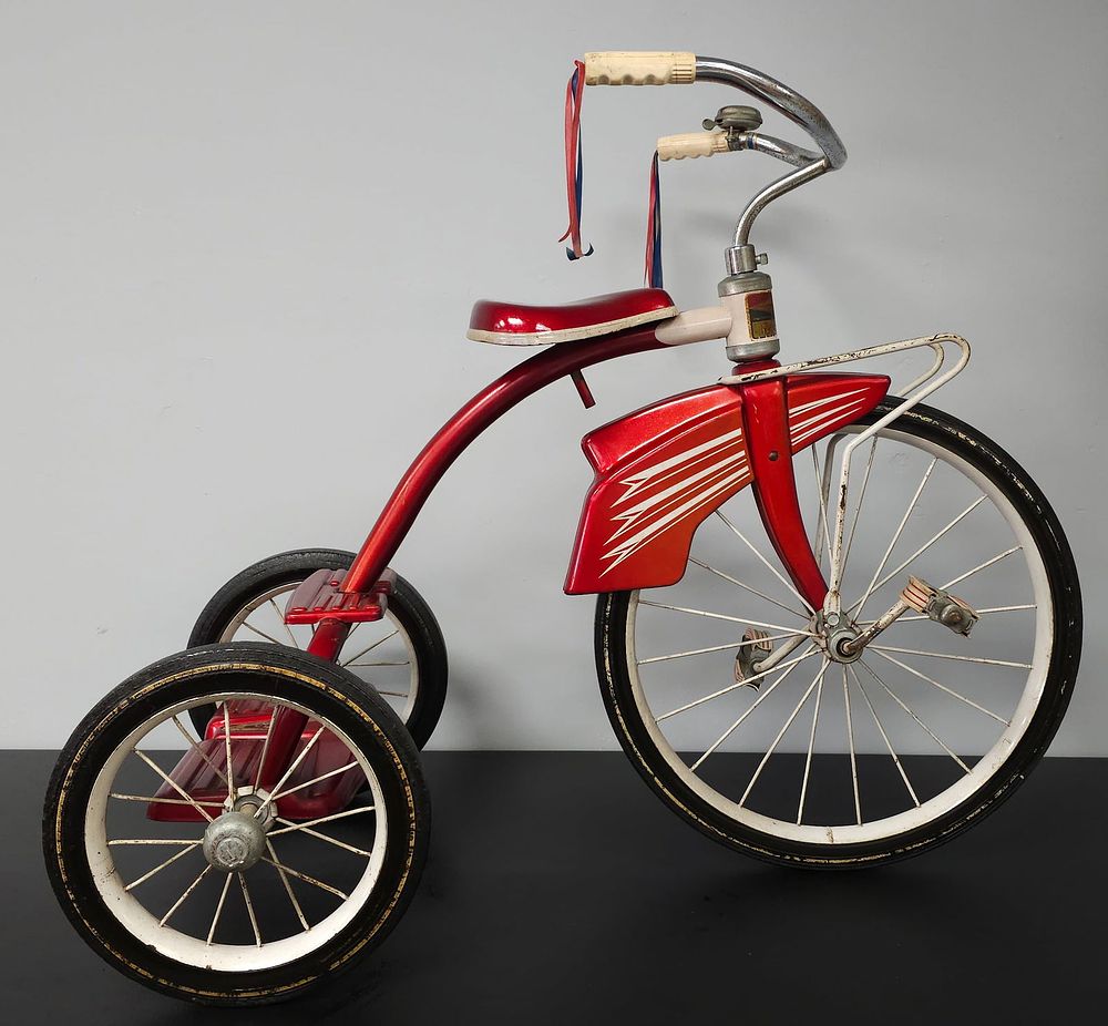 Lot 218: 1960s Murray Trycycle