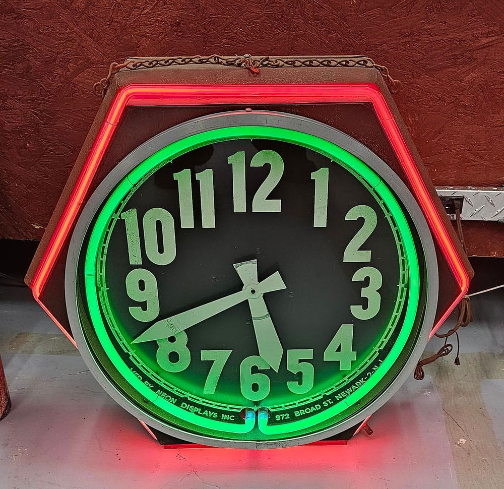 Lot 227: 1930-40s Neon Products Clock