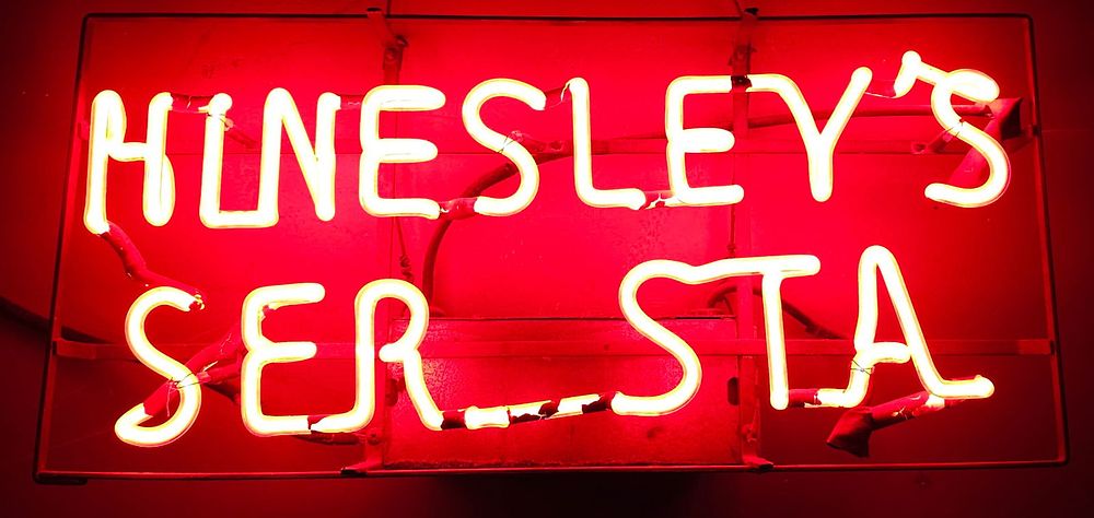 Lot 234B: Athens Ga. Hinesley's Service Station Neon Light