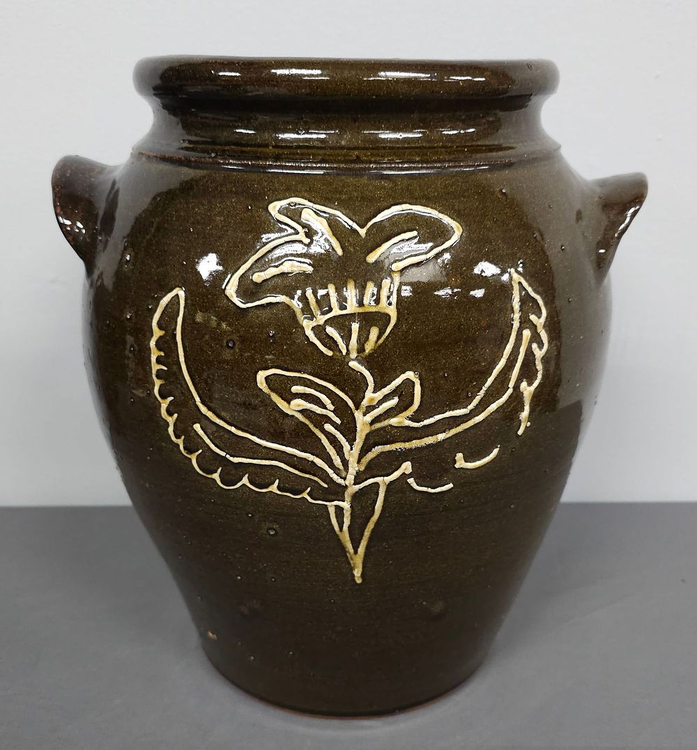 Lot 202: Fine Edgefield Style Decorated Jar