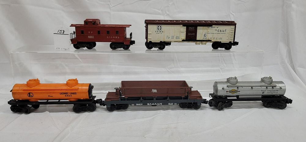 Lot 158: 6 Lionel Post War Freight Car Lot "O Gauge"