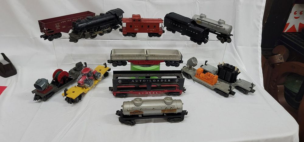 Lot 161: Lionel Post War Train Set
