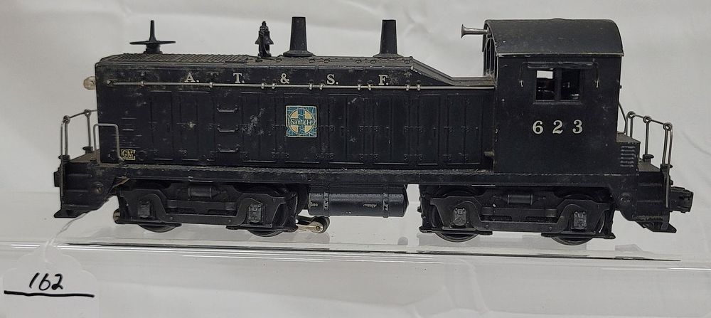 Lot 162: Lionel Post War NW2 Switcher # 623 Disel Engine