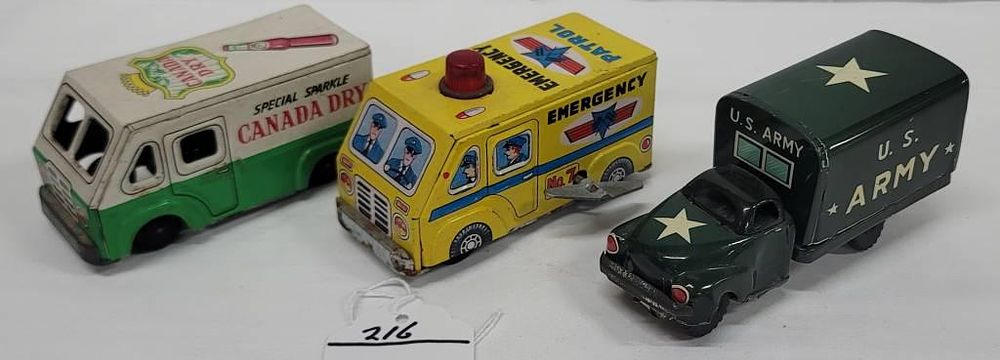 Lot 216: 1950s Japan Tin Litho Toy Truck Lot