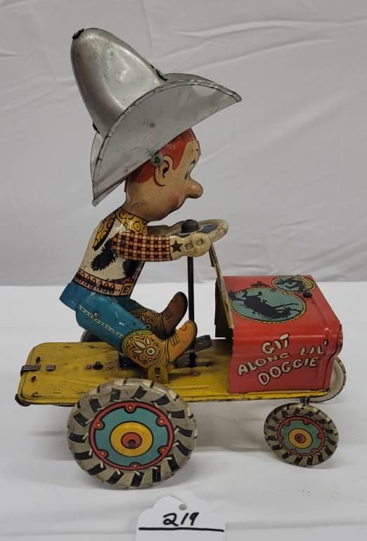 Lot 219: Git Along Lil' Doggie Tin Toy Wind UpVintage 1940's Git along Lil' Doggie Tin Wind Up Toy in G++ -