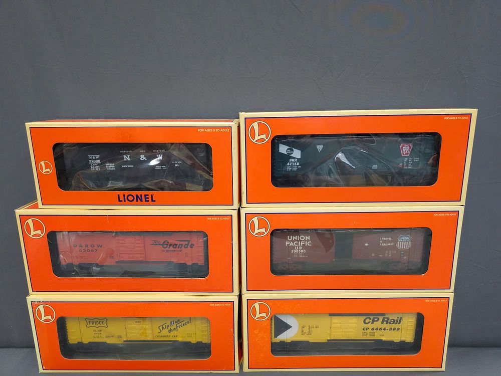 Lot 227: Lionel Box Car Lot of 6 Cars (NIB) Modern Era, Lionel Box Car Lot of 6 Cars (New In Box) C-9. 1.