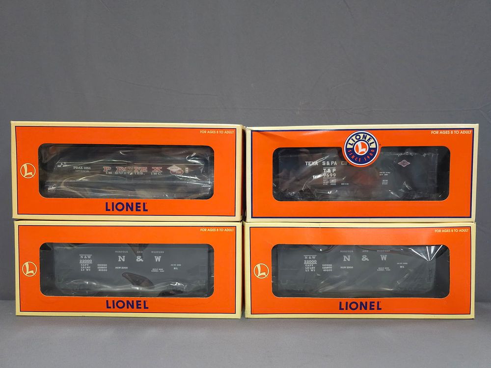 Lot 230: Lionel Rolling Stock Car Lot of 4 Cars (NIB) Modern Era, Lionel Rolling Stock Car Lot of 4 Cars
