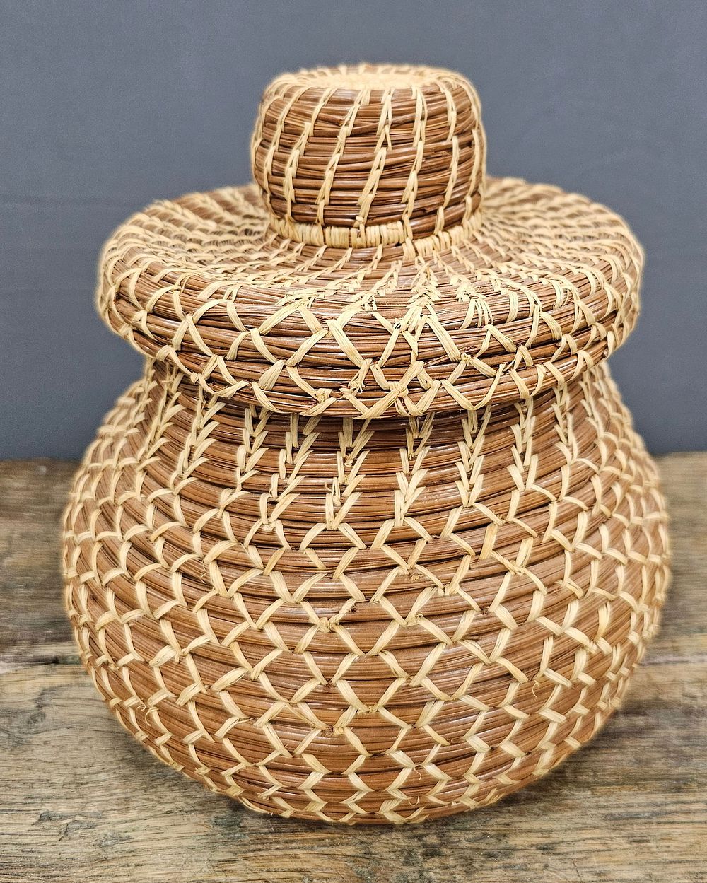 Lot 327: Helen Erwin Seminole Indian Pine Needle Basket