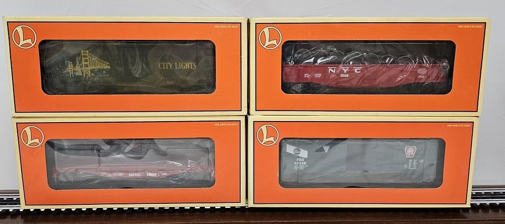 Lot 143: Lionel Car Lot of Three (NIB)