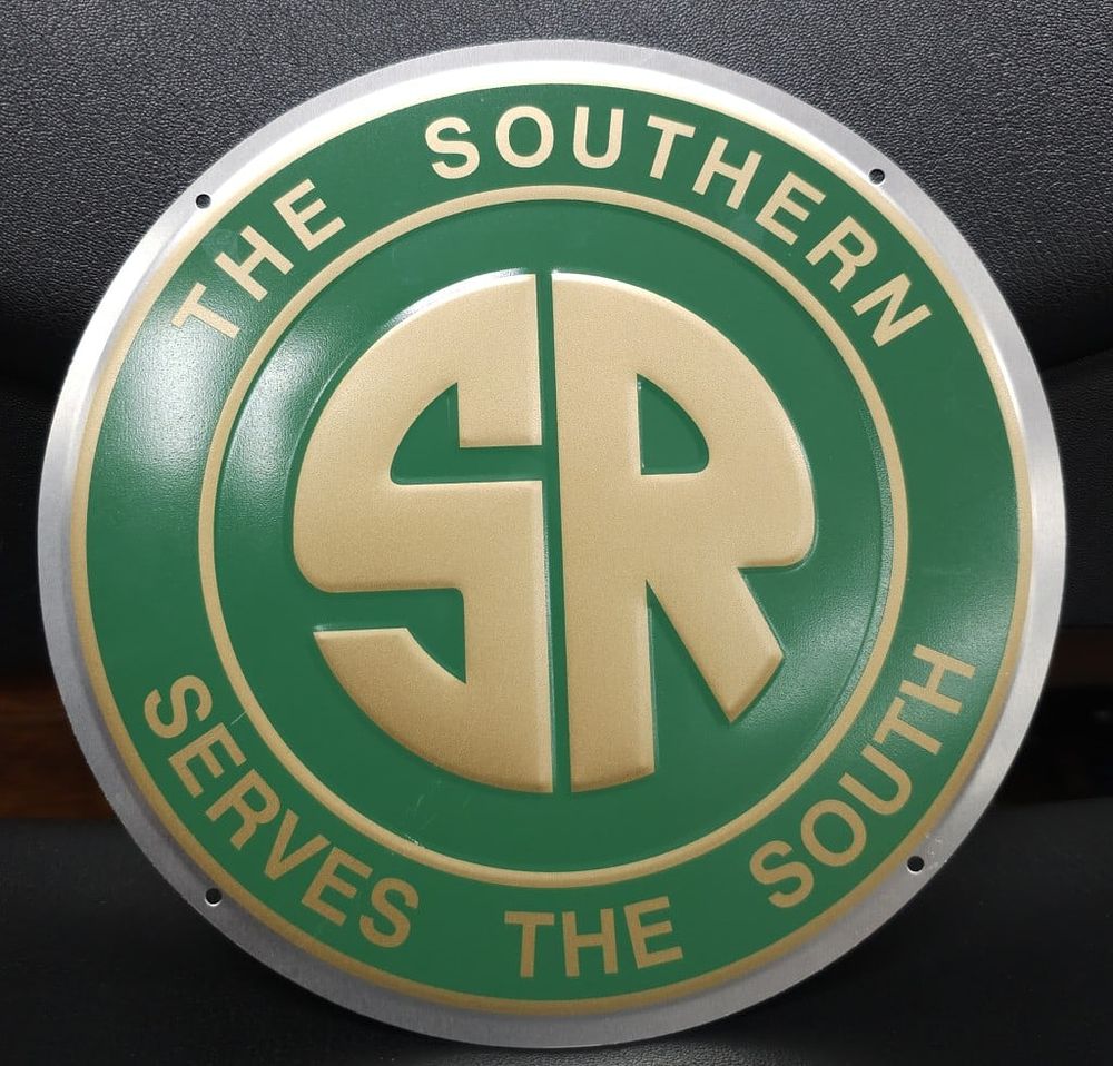 Lot 187: Southern Railroad Tin Sign