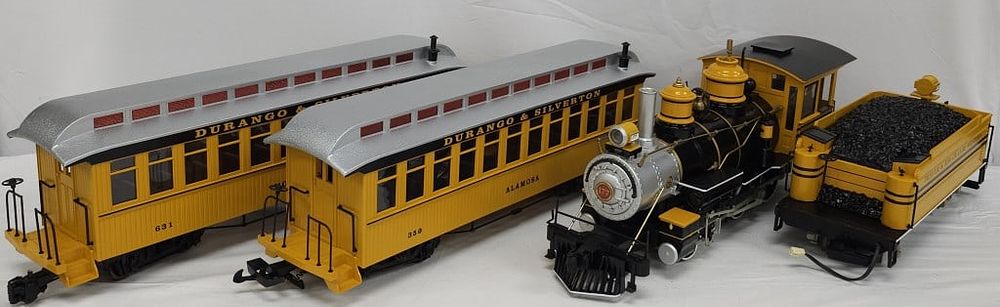 Lot 269: G Scale Bachman D & RGW Four Car Set