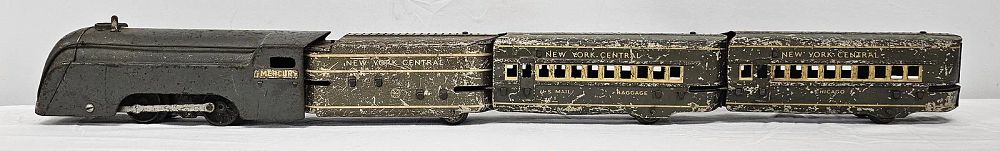 Lot 286: Early Marx New York Central O-Gauge Passenger Set in as seen condition, untested.
