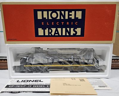Lionel Clinchfield GP-38-2 Diesel Engine (NIB). Scarce Modern Era Lionel 6-18821, Clinchfield