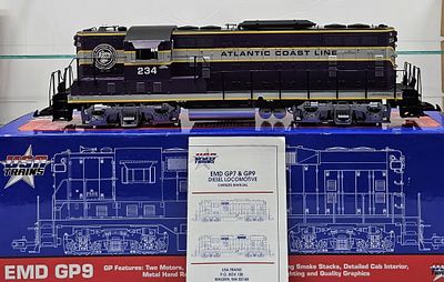 USA Trains EMD GP7 Diesel Locomotive NIB never run. Top piece of Styrofoam missing. C-9+