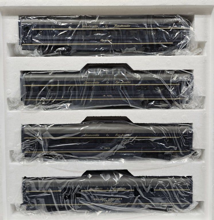 Lot 105: MTH L & N Aluminum Car Passenger Set of 4