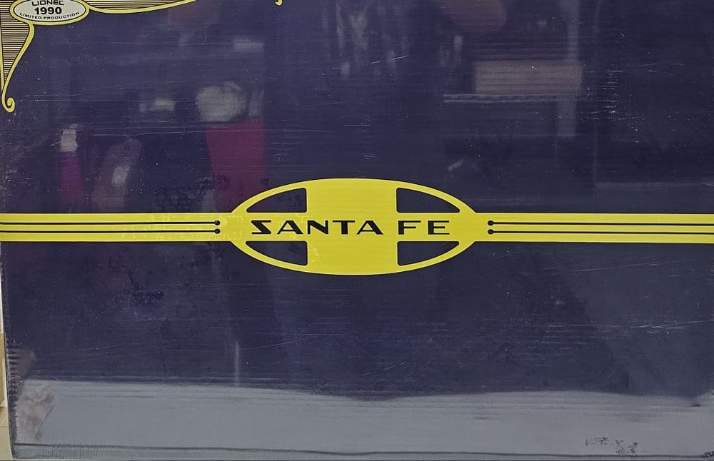 Lot 109: Lionel Santa Fe Limited Edition Train Set C-10