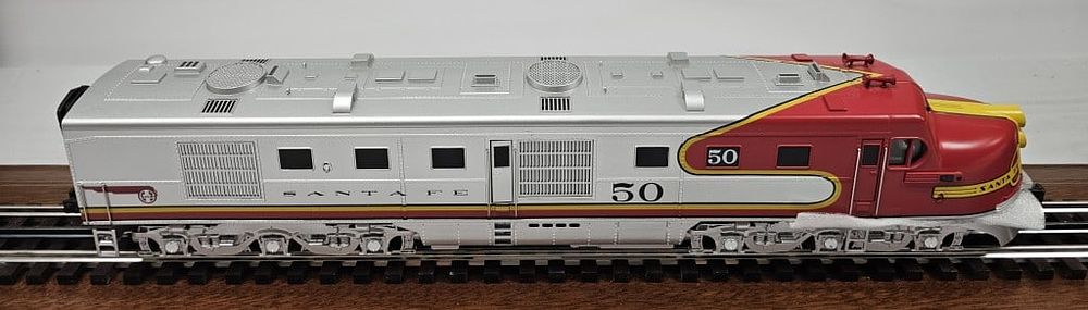 Lot 112: MTH Santa Fe Alco DL-109 Diesel Engine Proto Sound