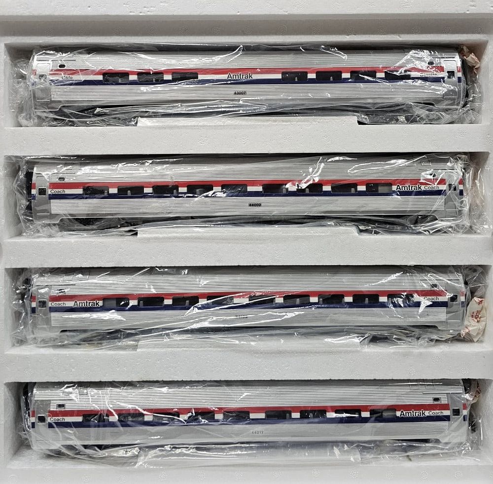 Lot 117: MTH Amtrak Amfleet 4-Car Passenger Set