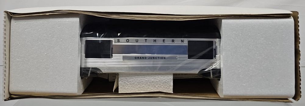 Lot 184: Lionel Southern AL Baggage Car-Grand Junction 1701