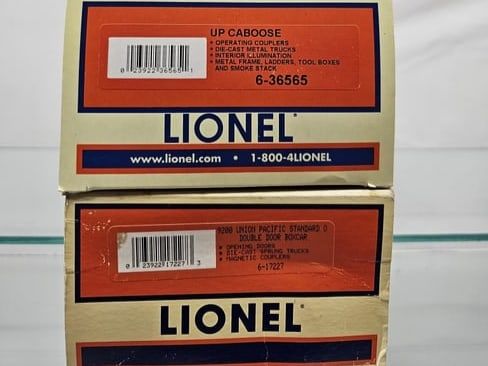 Lot 218: Lionel Union Pacific Box Car & Caboose Lot C-9